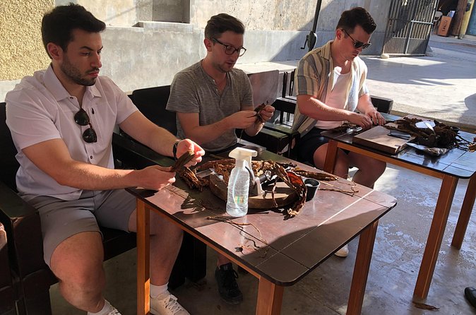Private Puro Cigar Creation Workshop in Los Cabos - The Rolling Technique for the End: Finishing Without Panic