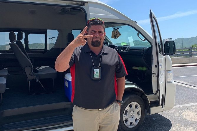 Private Shuttle Services - Arrival at the airport: flight tracking and a clear handoff