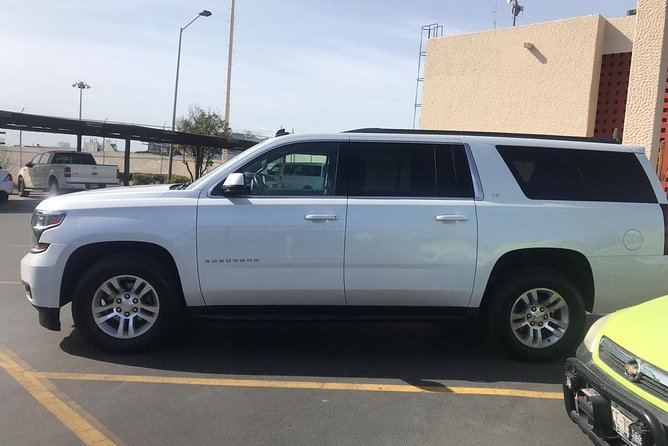Private Transportation in cabo (Airport and City) - Meeting the Driver: Sign, Mobile Ticket, and Courtesy Drinks