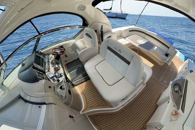 Private Yacht Sea Ray all-inclusive charter in Cabo - Stop 1: El Arco and Sea Lions (Why This First Stop Matters)