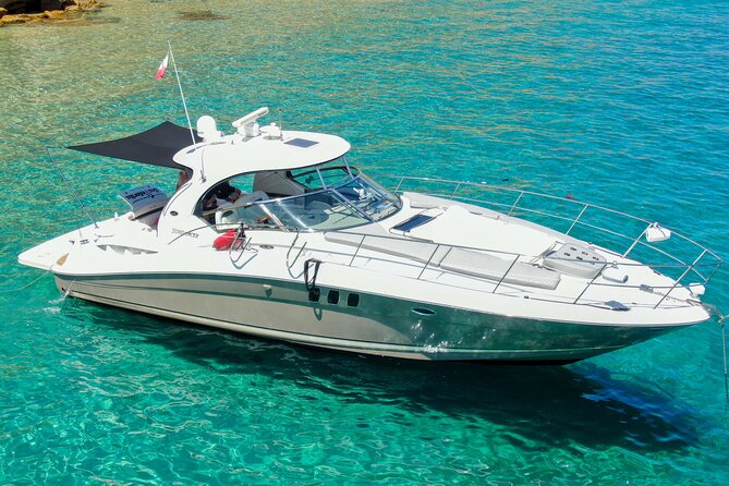 Private Yacht Sea Ray all-inclusive charter in Cabo - The Crew Makes the Day: Attentive Service and Real Problem Solving