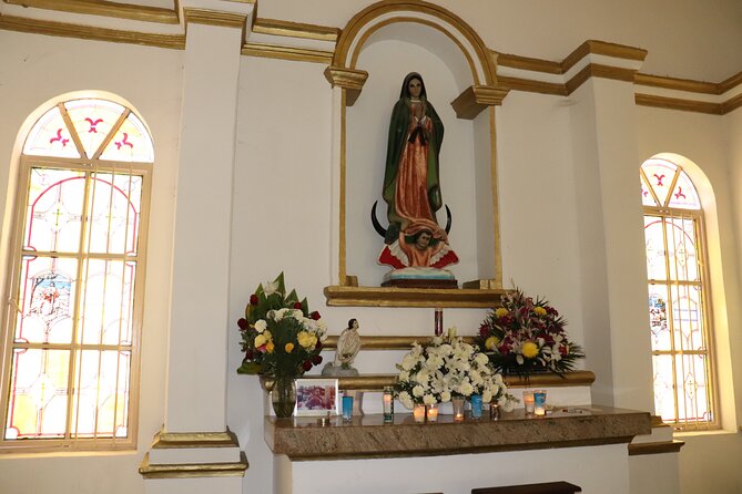 San José del Cabo for Meat Lovers Food Tour - Restaurant 1: Pozole Rojo and Birria de Res
