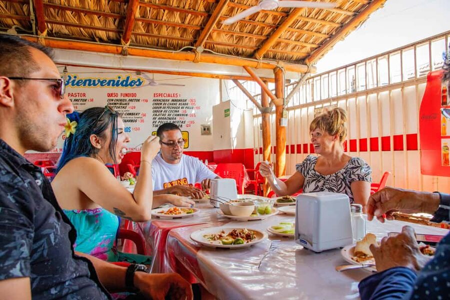 San Jose del Cabo: Guided Food Tour & Visit to Local Market - Plaza Central meetup at the San Jose del Cabo letters (and how to not miss the group)