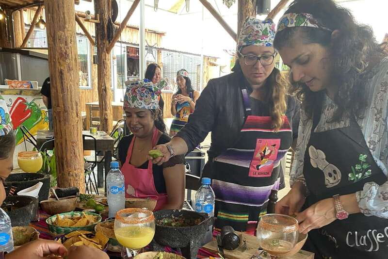 San José town : Cooking class,mexican Empanadas y antojitos - The art gallery stop: craft and culture without feeling forced