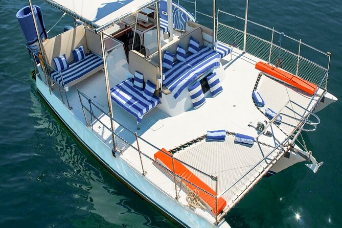 Snorkeling in Cabo San Lucas on 35' Sea Amore Trimaran - El Arco de Cabo San Lucas: the landmark stop that can land at the right moment