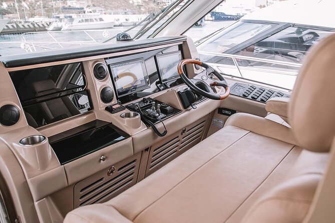 Steel Aweigh 65ft Sea Ray Yacht Rental - Staterooms and group comfort: up to 10 people, 3 rooms