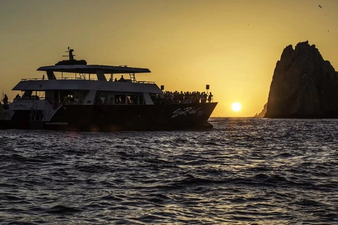 Sunset Dinner Cruise in Los Cabos - The coast cruise itself: arch, Land’s End, and a sky that puts on a show