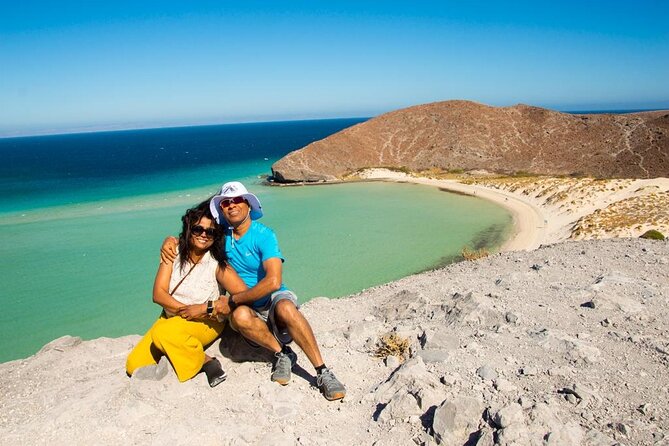 Tour to Playa La Paz from Cabo San Lucas - Todos Santos: the quick scenic break plus the photo-focused stop