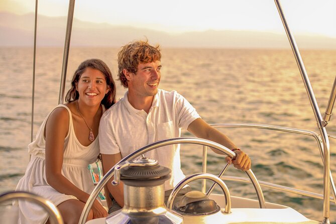 Whale Watching & Arch Catamaran Cruise in Cabo San Lucas - On board: trimaran comfort, restrooms, and how the open bar really feels