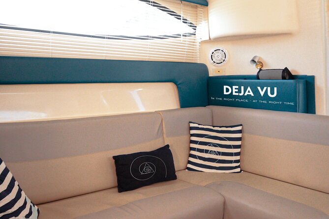 Yacht Carver - Luxury Private Yacht Tour - Snacks and open bar: how the included drinks change the day’s comfort