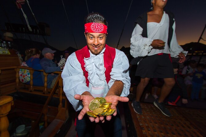 Yo Ho Pirate Sunset Dinner Cruise in Cabo San Lucas - Seating and comfort: the view problem is real on this boat